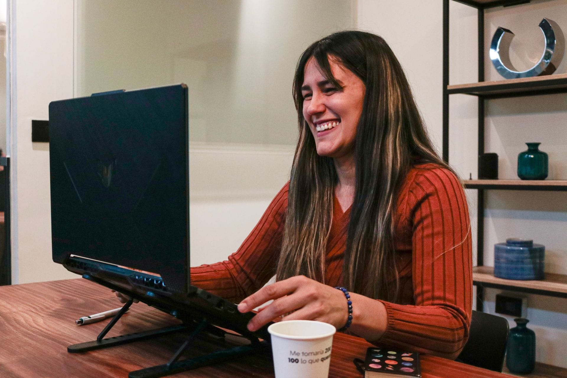 Psicólogo en casa: terapia a domicilio frente a terapia online